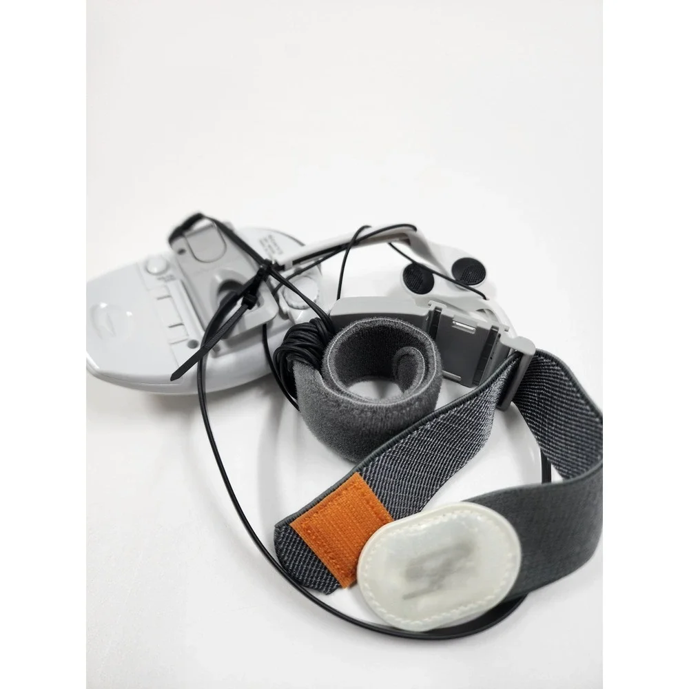 Sony Walkman SRF-M85W S2 Sports AM FM Weather Digital Radio Armband Headphones